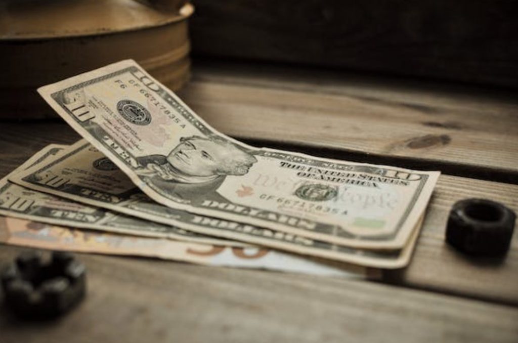 US Dollar Strengthens Amid Weak Yen and Political Uncertainty in Japan and France USD/JPY forex chart showing dollar strength